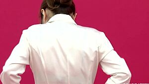 야, 마키 모모이의 섹시한 란제리 촬영 어때?