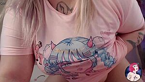 Gamer montok comel goda dengan tetek besar semasa main Genshin