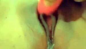 yo, check amaralapomposa’s big juicy ass squirting everywhere, damn! 😍