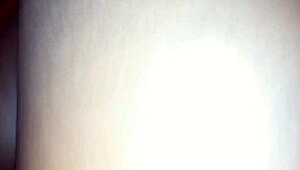 Pretty Jamaican Momi is taking that long American dick 😍