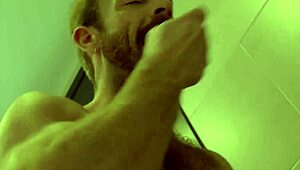 Hairy muscular Gabriel Phoenix sucks Franky Fox's cock and drills his tight ass - Bromo