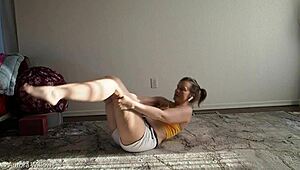 Lektion 227 - Farmor visar rakad fitta och små tuttar