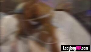 Güzel Asyalı Ladyboy Yaşlı Seks Turisti İçin Sapkın Eğlenceye Kiralandı