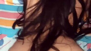 Freundin für Wette ficken wird interracialer Orgasmusrausch