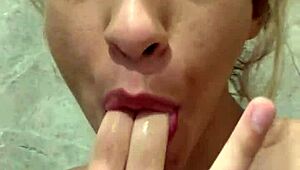 Pasangan sebenar nikmati seks pancuran sengit dengan jilat dalam dan hujaman penuh nafsu.