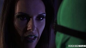 Jennifer Dark takes on monster cock in She Hulk parody! 😍