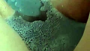 Bbw flaunts feet and fat pussy in bath 😍