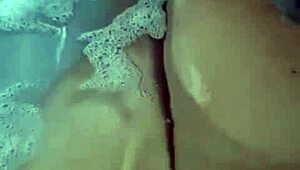 Bbw flaunts feet and fat pussy in bath 😍