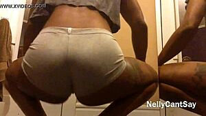 Jiggling my bubble butt got me so horny today