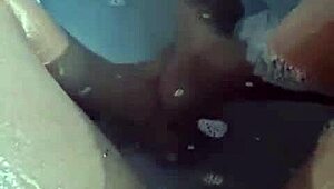 Bbw flaunts feet and fat pussy in bath 😍