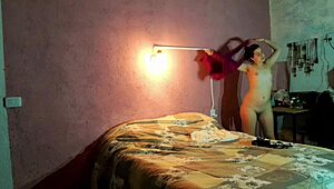 espanol cahonda masturbates in homemade video