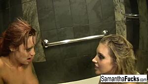 Samantha and Jayden enjoy a hot bath 😊