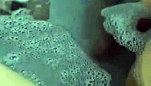 Bbw flaunts feet and fat pussy in bath 😍