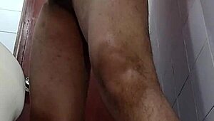 mi pene depilado gets sucked by latina amateurs