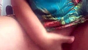 En Público Dedeando Pussy