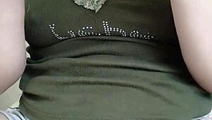 smuk pige danser live på Bigo med fede moves 😊