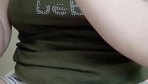 Beautiful girl dances live on Bigo with amazing moves 😊