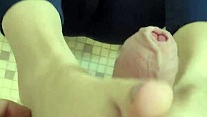 Horny teen 18+ discovers her first golden shower experience