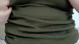 Beautiful girl dances live on Bigo with amazing moves 😊