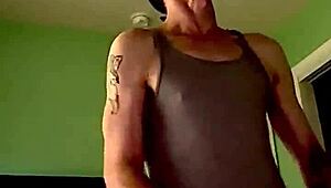 モンスター巨根で青目美女バック荒らし