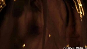 dancing erotic under the indian night to feel the breeze