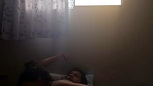 Grabo a la mujer de primo para que se de cuenta que le es infiel