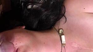 زوجة هاوية طيزها تنتاك بقوة في فيديو منزلي