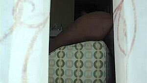 Naejae Onyxx, the tall giantess, grinds against my window