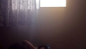 Grabo a la mujer de primo para que se de cuenta que le es infiel