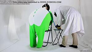 Balloon fetishists rejoice: Screaming looner pops with pleasure