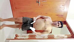 Rumpa21 enjoys her pussy hole dominated in homemade porn