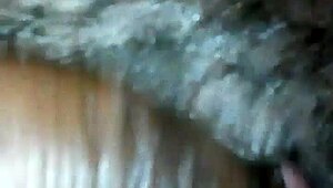 Rubbing oil on this ebony milf's body 😏