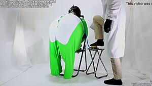 Balloon fetishists rejoice: Screaming looner pops with pleasure