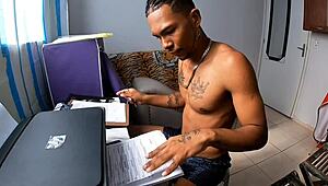 赤小部屋でBBC中出し完全セックス！