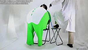 Balloon fetishists rejoice: Screaming looner pops with pleasure