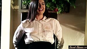 Bella Figa Scopata Duro e Riempita dal Fratellastro in Missionario