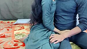 पंजाबी लड़की पति के दोस्त को टाइट ज्यूसी देसी चूत में चोदती है