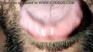 put your pussy here for licking 😋