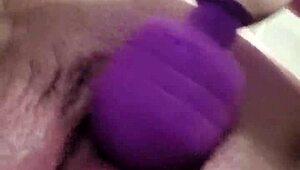 Te gusta bebe como me toco con mi dildo