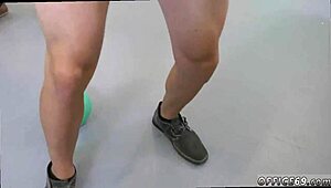 Hunk berotot seks cowboy telanjang pancut penuh punggung