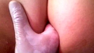 italian amateur explores toys in extreme session