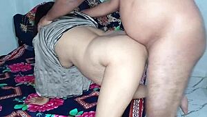indian house owner bangs his bangladeshi servant cumriya in amateur group session