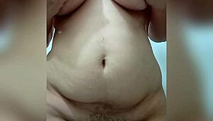 เฮ้ย เชื่อมั้ยว่าฉันจับได้เพื่อนบ้านลาตินกำลังเสียวตัวเอง?