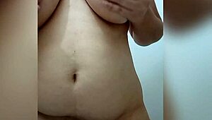 Can you believe I caught my Latina neighbor masturbating?