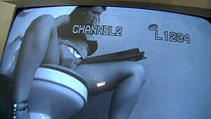 Jenna Presley sucking huge dicks at gloryhole 😜