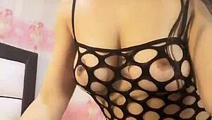 Celina Rachie plays hot anal with toys on web chat.