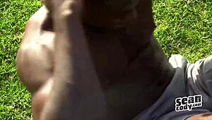 Muscular hunk Desmond's cock sucking skills in gay movie