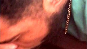 该死！私人口交女现在在公共场合服务我！