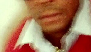 Soy una MILF rubia, dice.