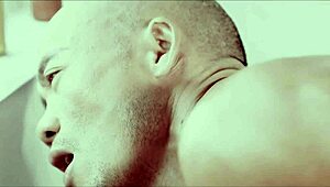 Tuy�n Nguyễn Gay Model In Stockings